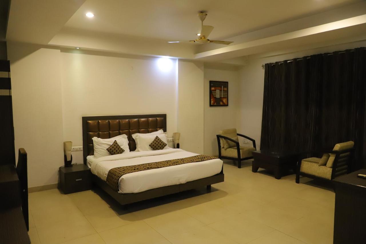 Hotel Genx Le Crescent Ghaziabad Exterior foto
